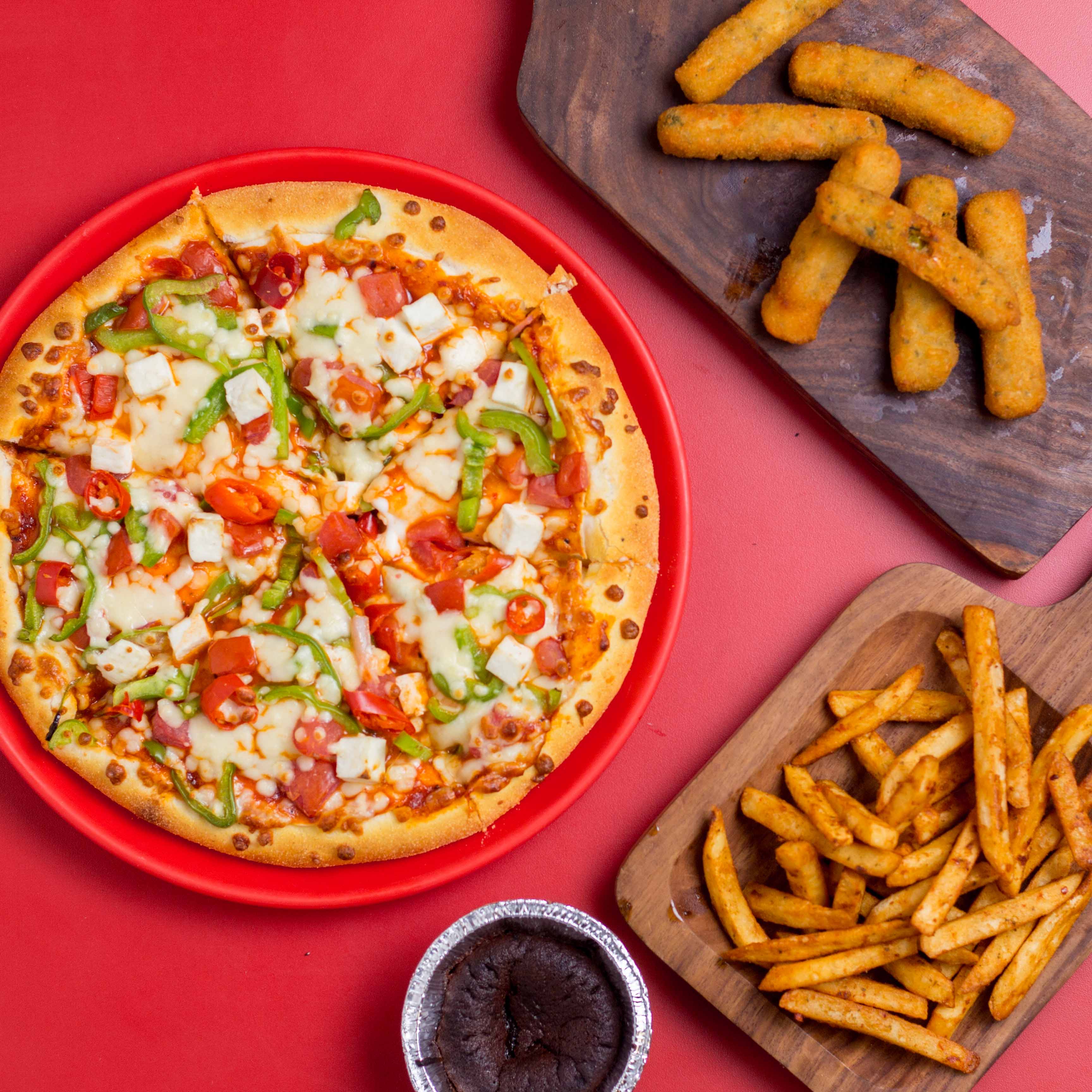 Dominick Pizza - Logo