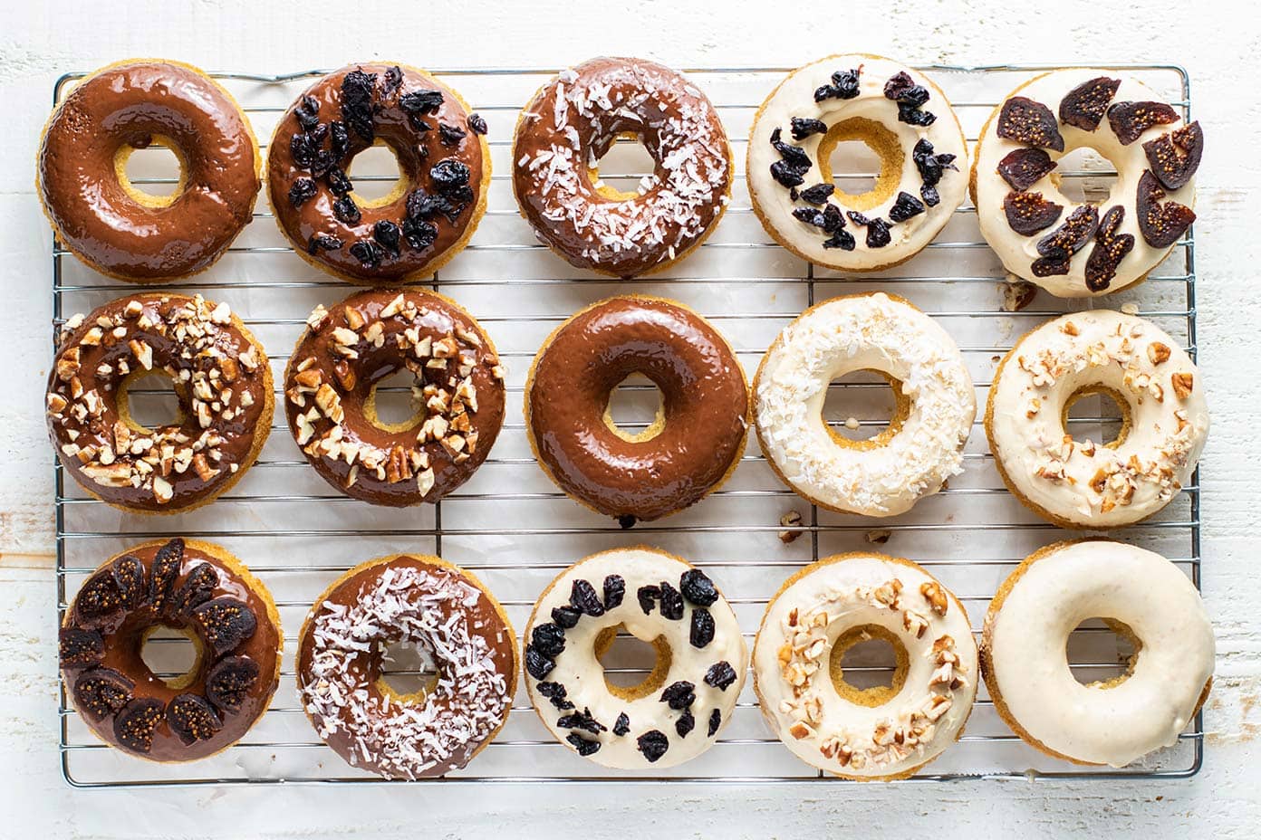 Donuts16 - Logo