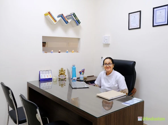 DR. Anubhuti's Dental Home - Logo