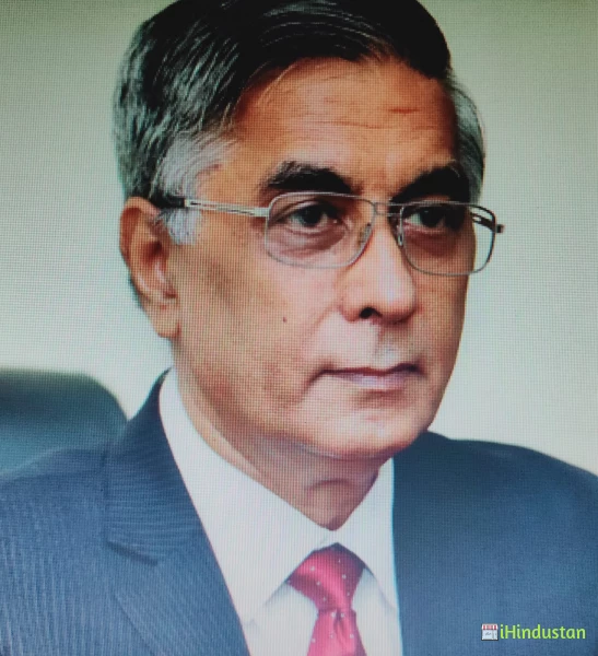 Dr. Arvind Mathur - Logo