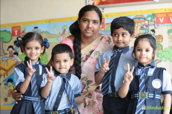 Dream India Schools Aligarh - Logo