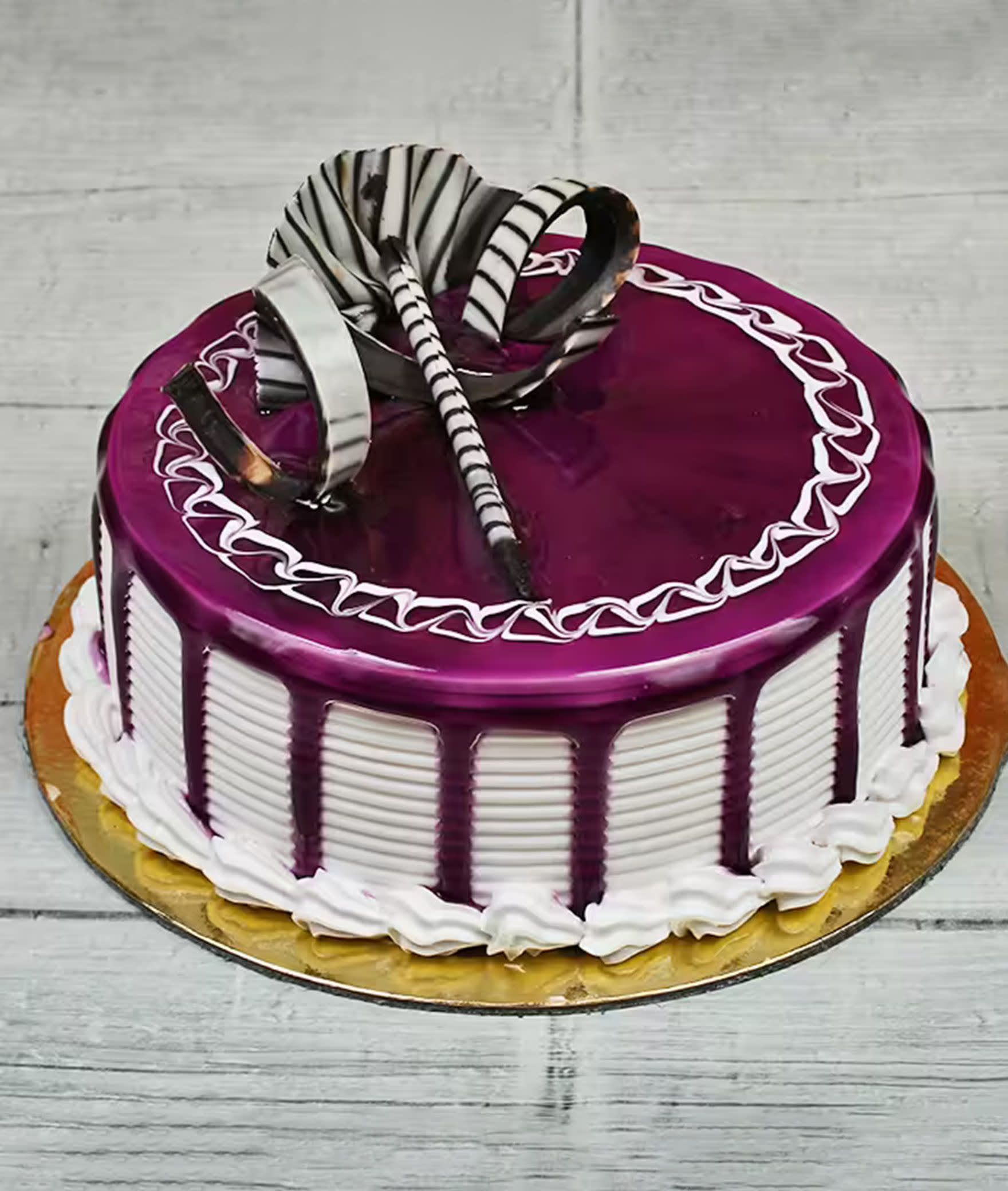 Drips Bakery and Cakes - Logo