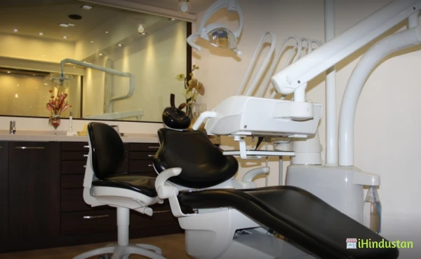 DR KRINITA MOTWANI'S DENTAL CLINIC - Logo