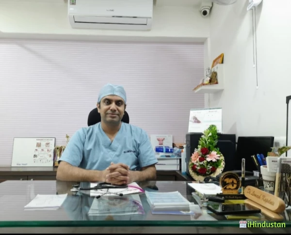 Dr. Lomesh Kapadnis - Logo