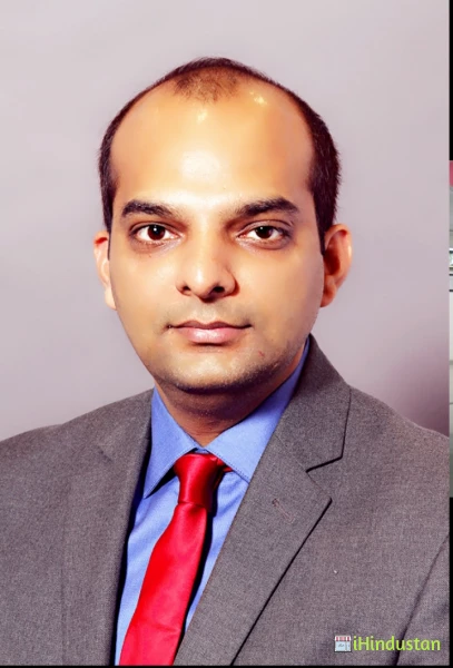 Dr. Navneet Tripathi - Logo