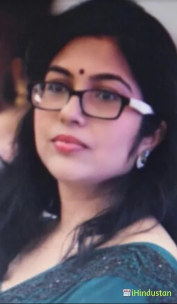 Dr Poornima Kapoor - Logo