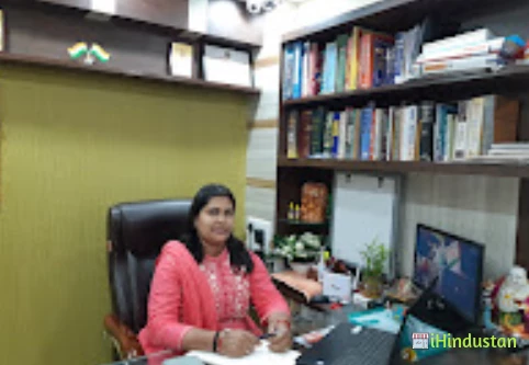 DR. RATHORE - Logo