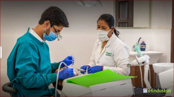 Dr. Reena Thaper - Logo