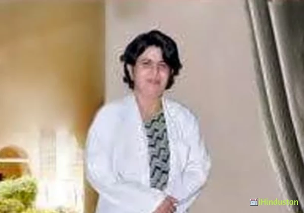 Dr. Roya Rozati - Logo