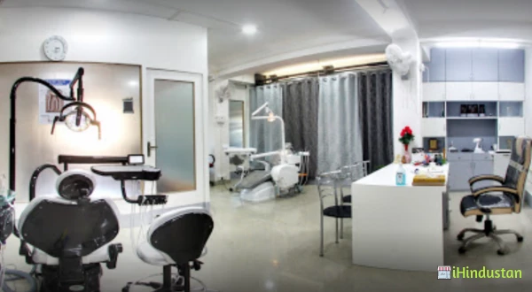 Dr. Teeth Dental Clinic - Logo