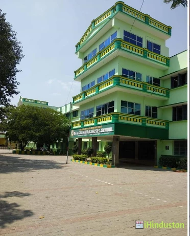 Dr V.G.N Matric Hr Sec School - Logo
