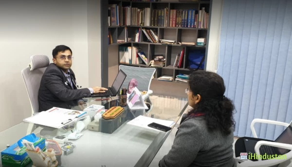 Dr. Vikas Mittal - Logo