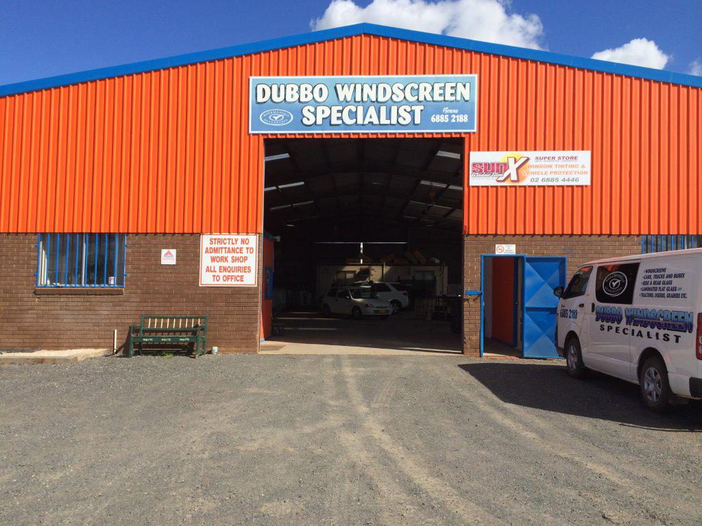 Dubbo Windscreen Specialist - Logo