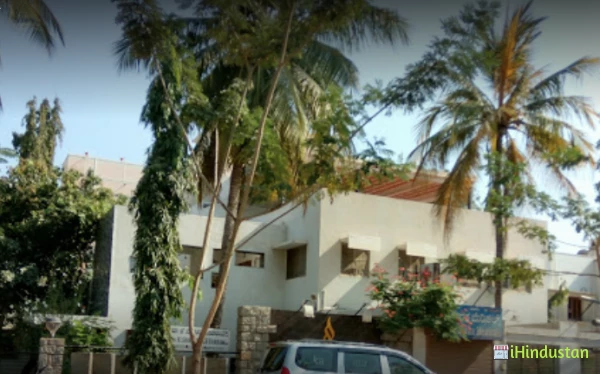 Dwaraka Hospital - Logo