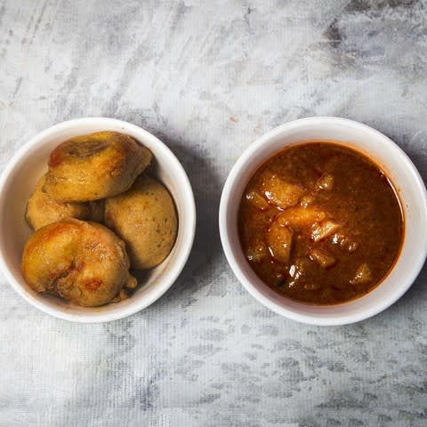 Dwarka Poori Wale - Logo