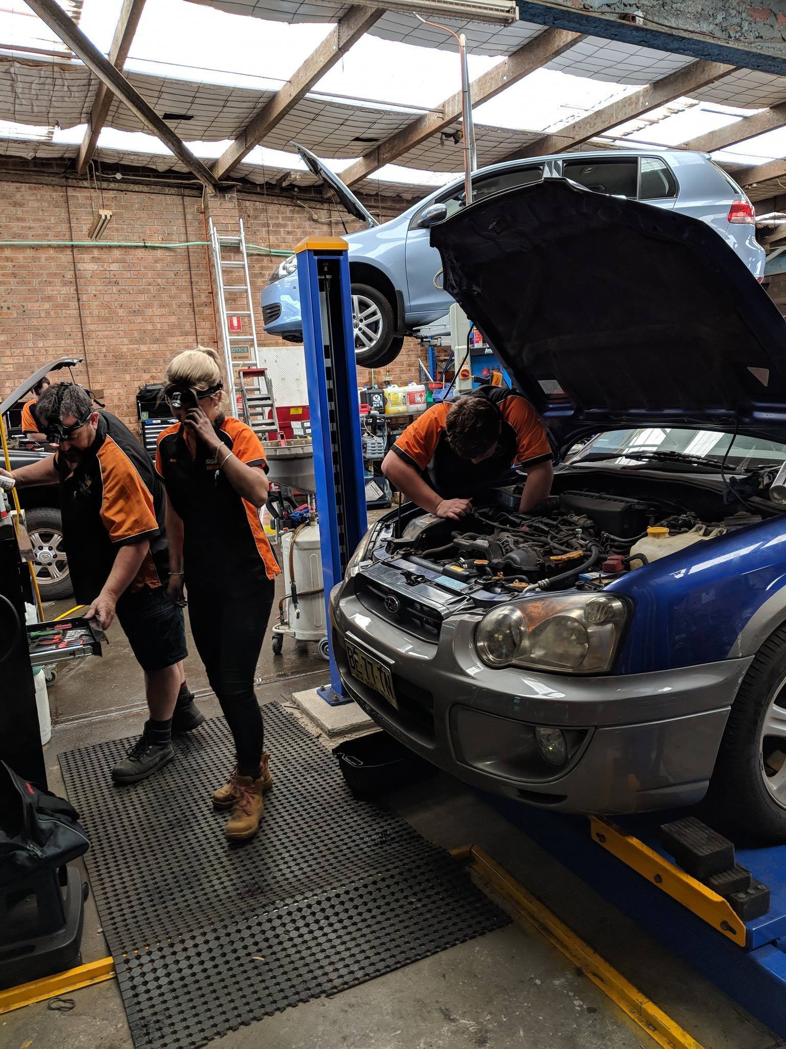 Edgy Car Mechanics - Logo