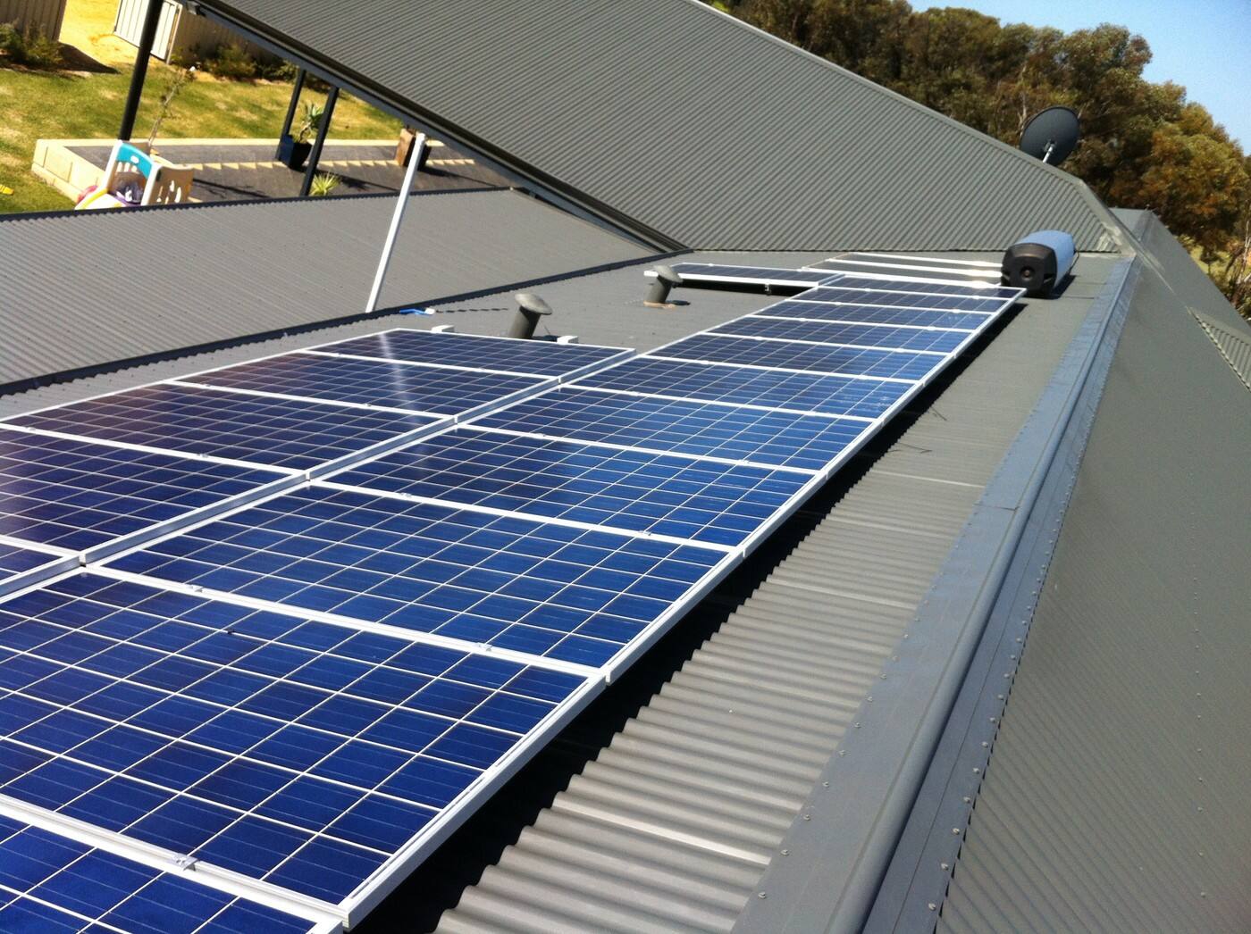 Edwards Electrical and Solar - Logo