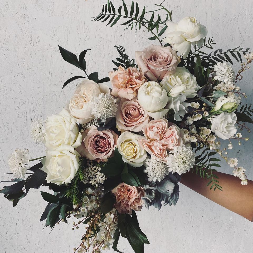 Eight Stems Florist - Logo
