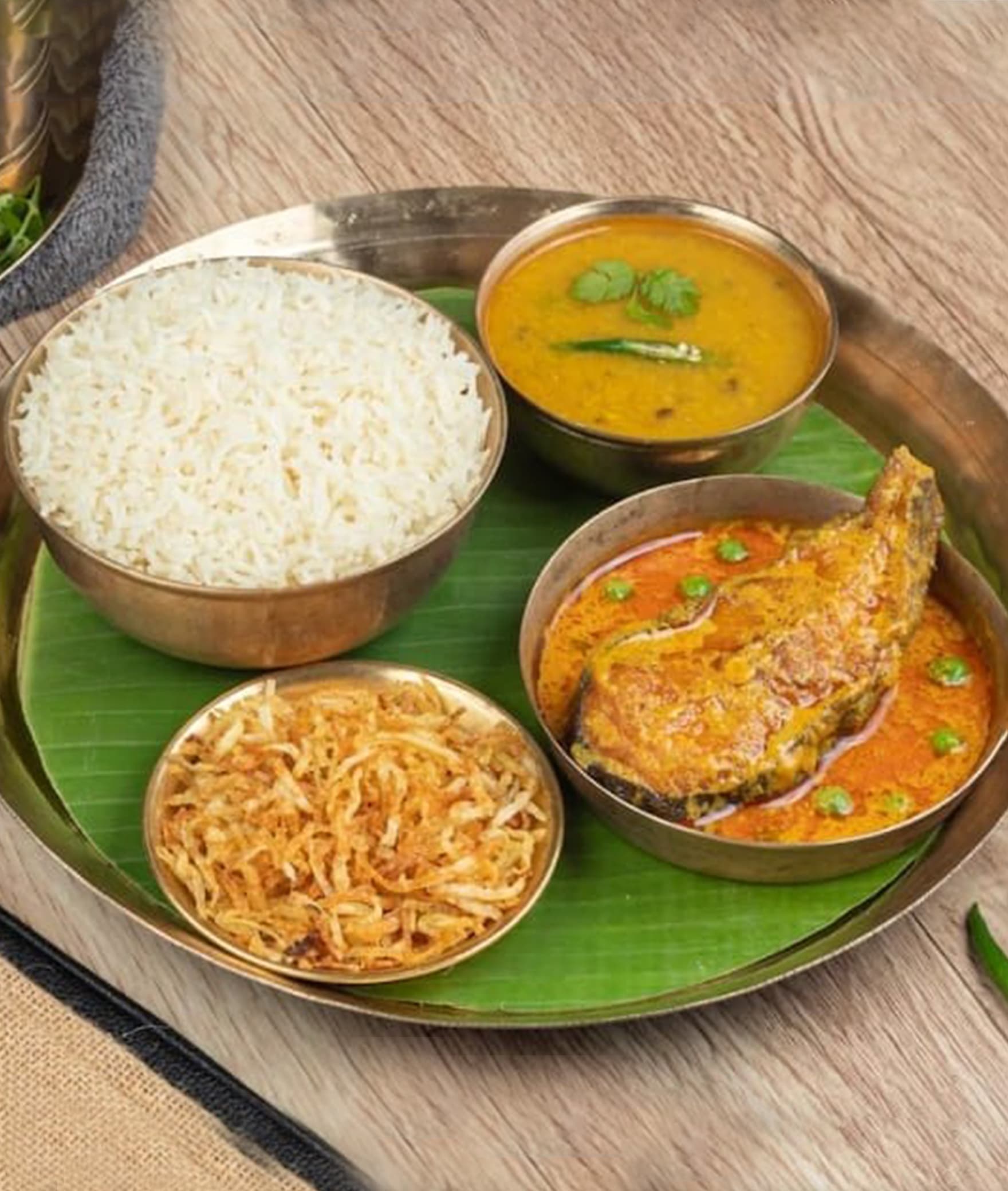 Ekla Cholo Restaurant - Logo