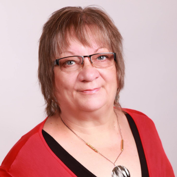 Eleanor Coffey - Agent Royal LePage Port Alberni - Paci - Logo