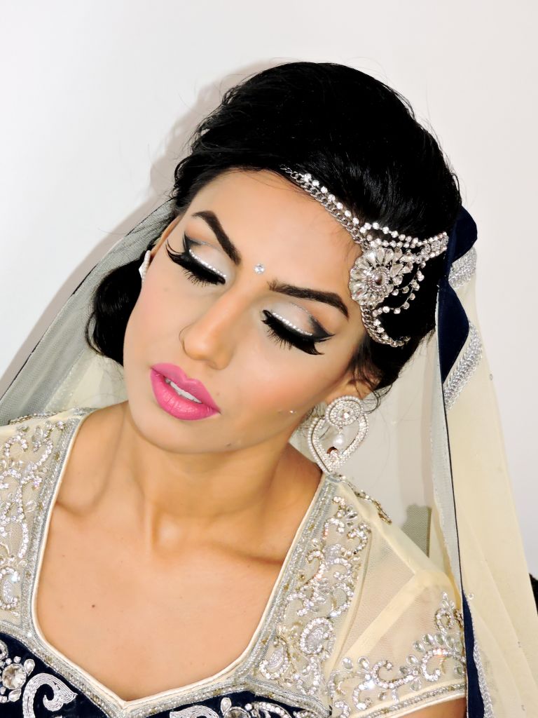 Elegant Makeup - Cover photo
