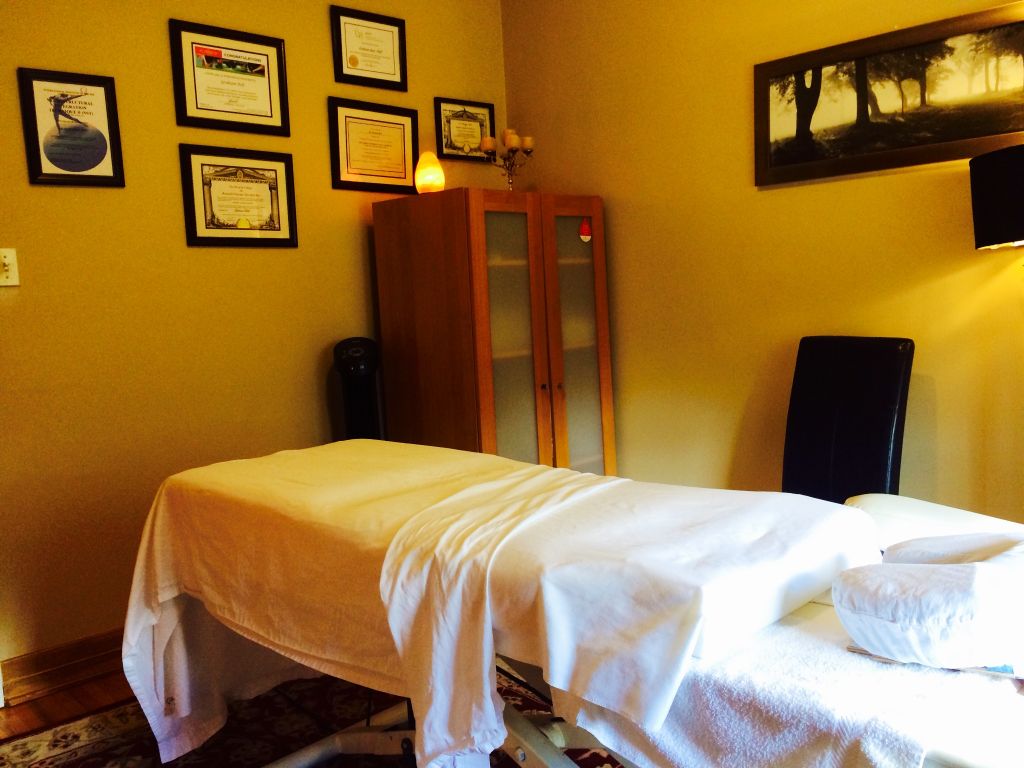 Elite Massage Therapy - Logo