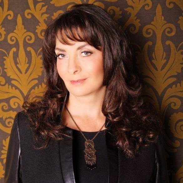 Elizabeth Taylor - Sun Life Financial Advisor - Logo