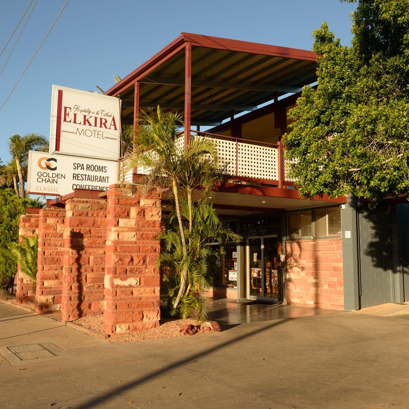 Elkira Motel - Logo