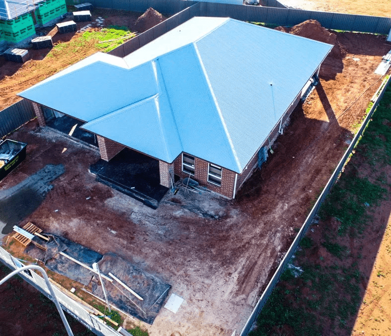 Ellem Roofing & Plumbing - Logo