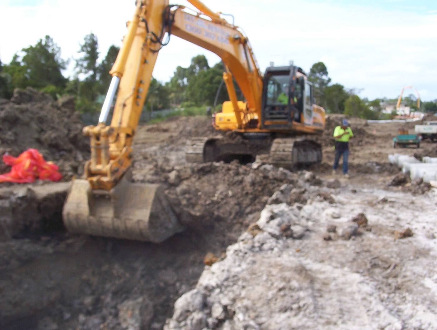 EL TORO Earthmoving Pty Ltd - Logo