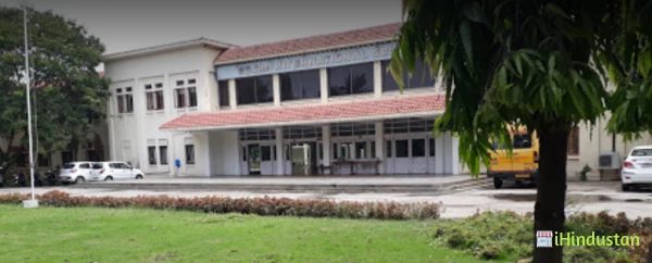 Essar International School - Logo
