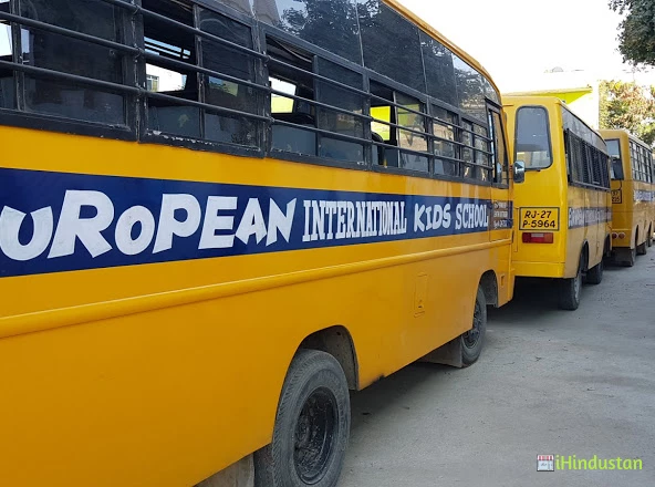 European International School - Logo