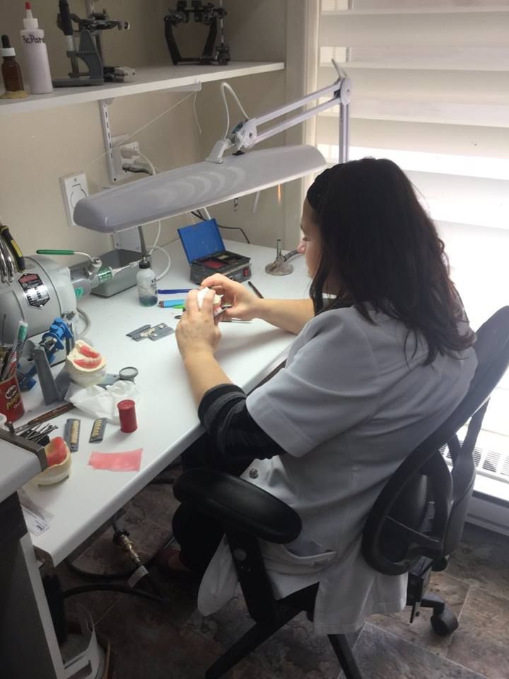 Eve Lyne Gaudreau Denturologiste - Logo