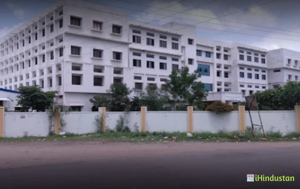 Everest College of Engineering - Logo