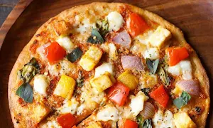 Family Pizza & Burger - Logo