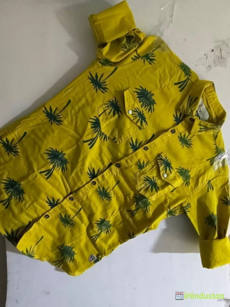 Famous Brand Lot Mens Wear - Logo