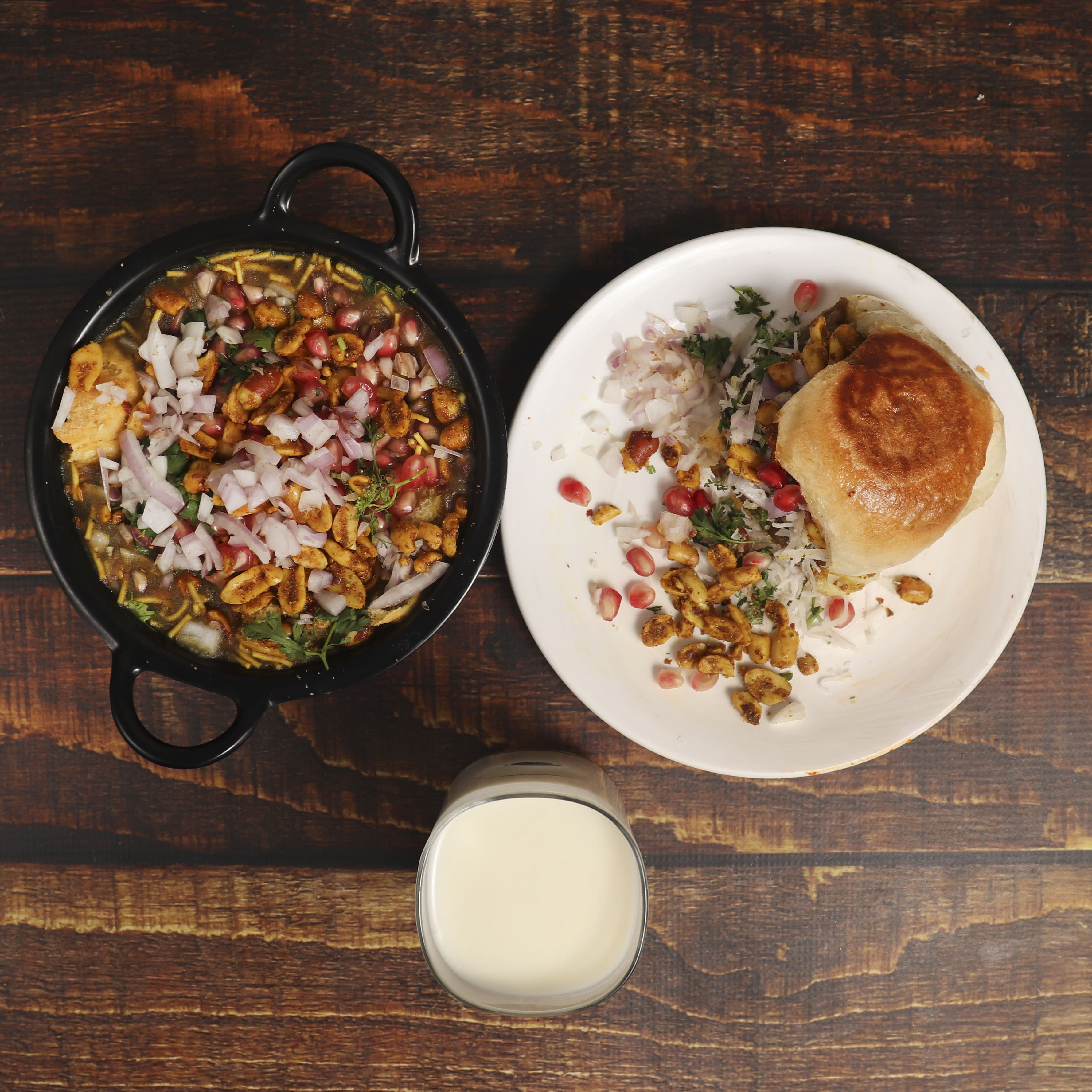 Famous Dabeli - Logo