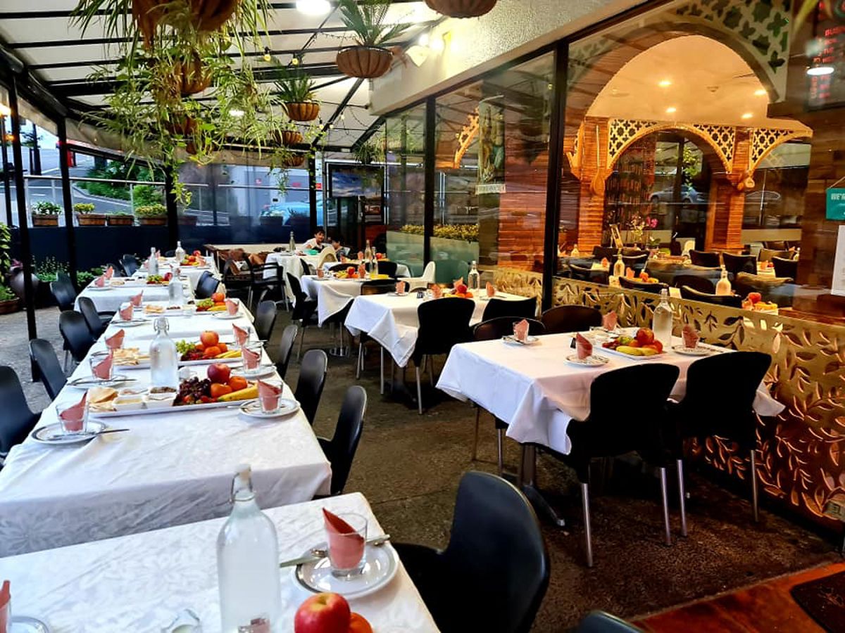 Farah Restaurant - Logo
