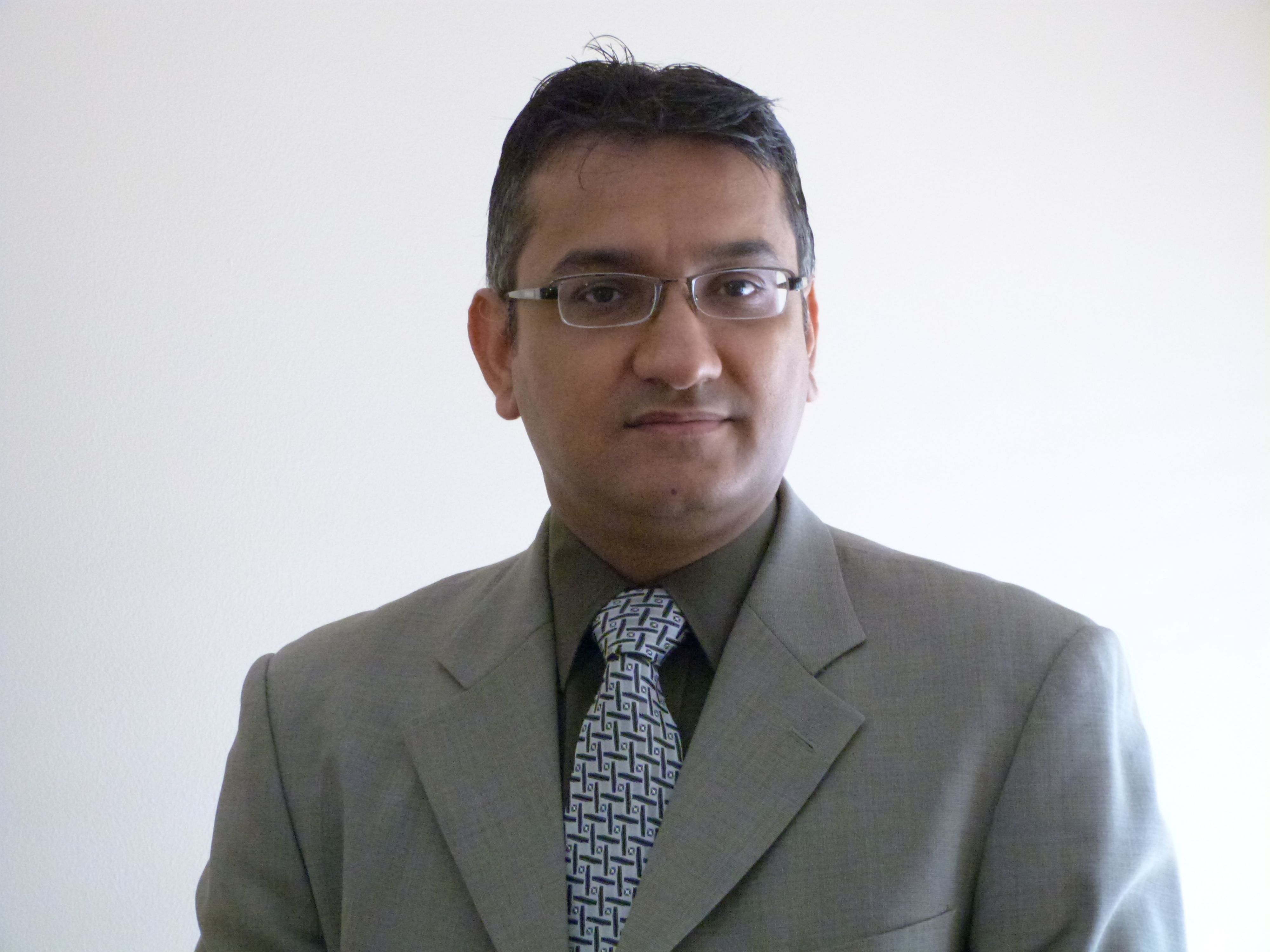 Farooq &a; Chaudhry - Logo