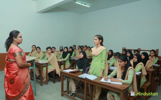 Farooqia Women’s Polytechnic - Logo
