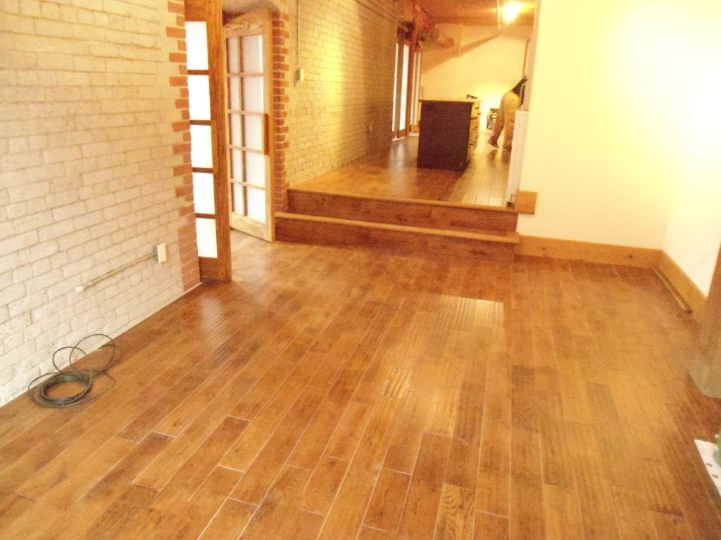 Flash Flooring &a; Renovation - Logo