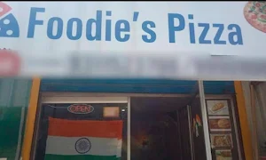 Foodie's Pizza - Logo