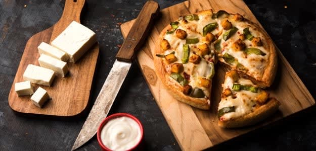 Foodie Pizza - Baked With Love - Logo