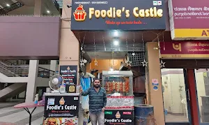 Foodie's Castle - Logo