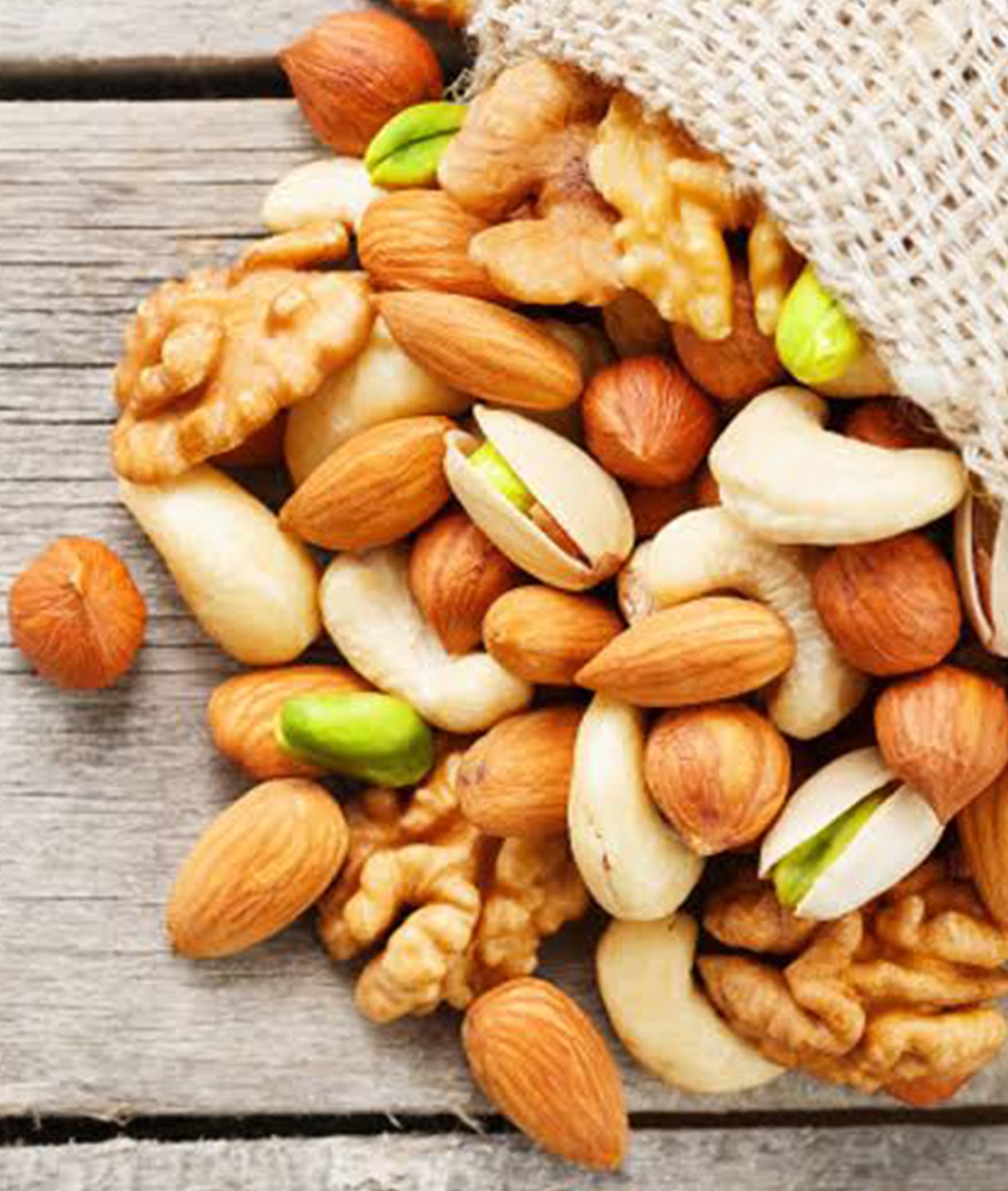 foodish snacks - Logo