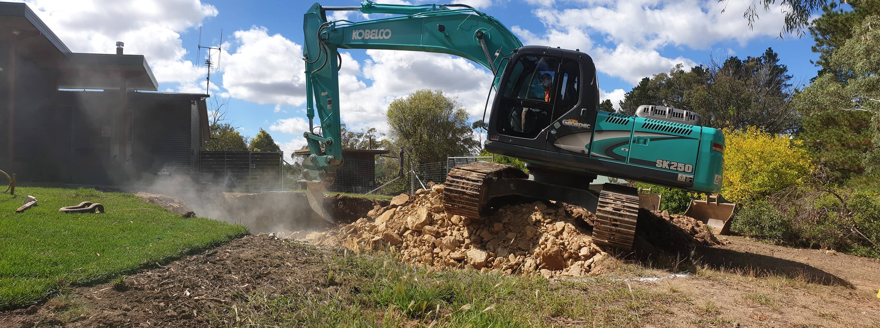 Ford Earthmoving Canberra - Logo
