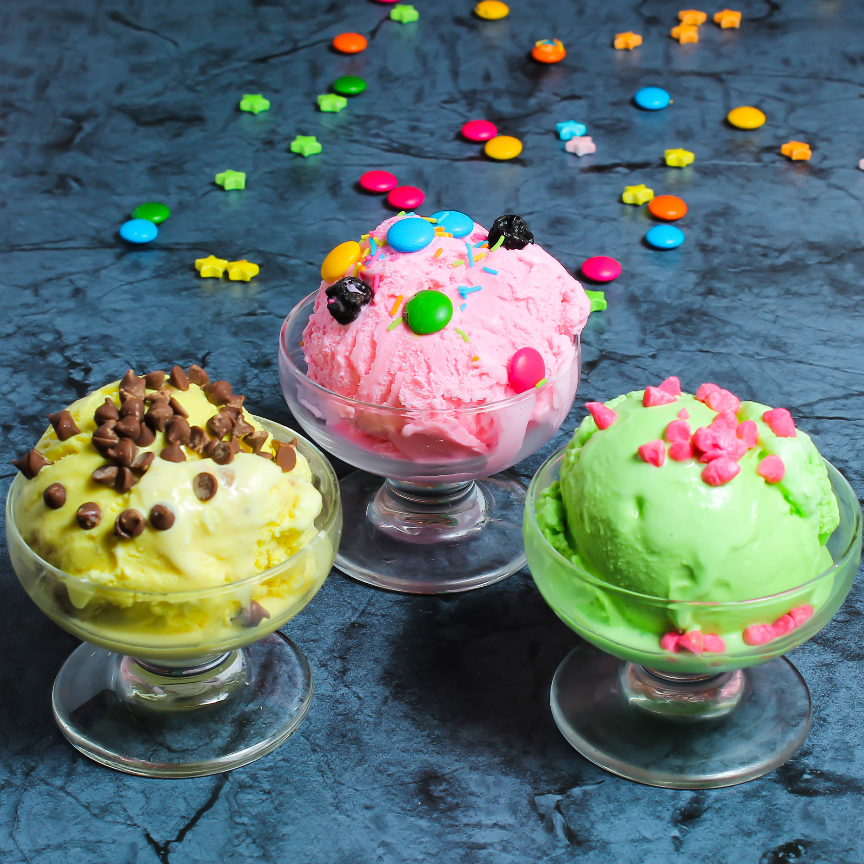 Fresh & Pure Amul Ice Cream Parlour & Outlet - Logo