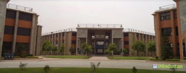 Ganpat University (GUNI), India - Logo