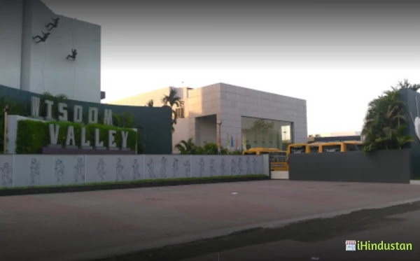 G.D.Goenka International School - Logo