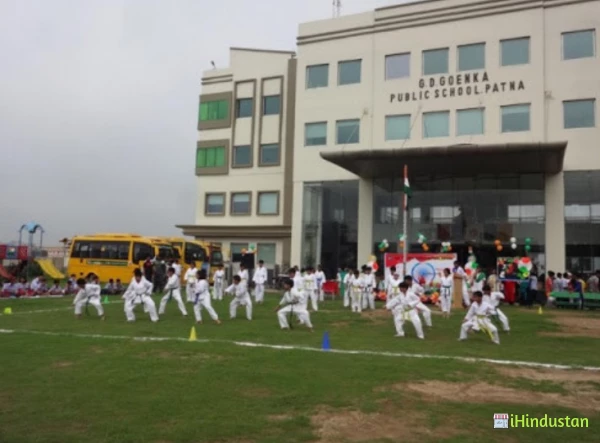 G D Goenka Public School - Logo